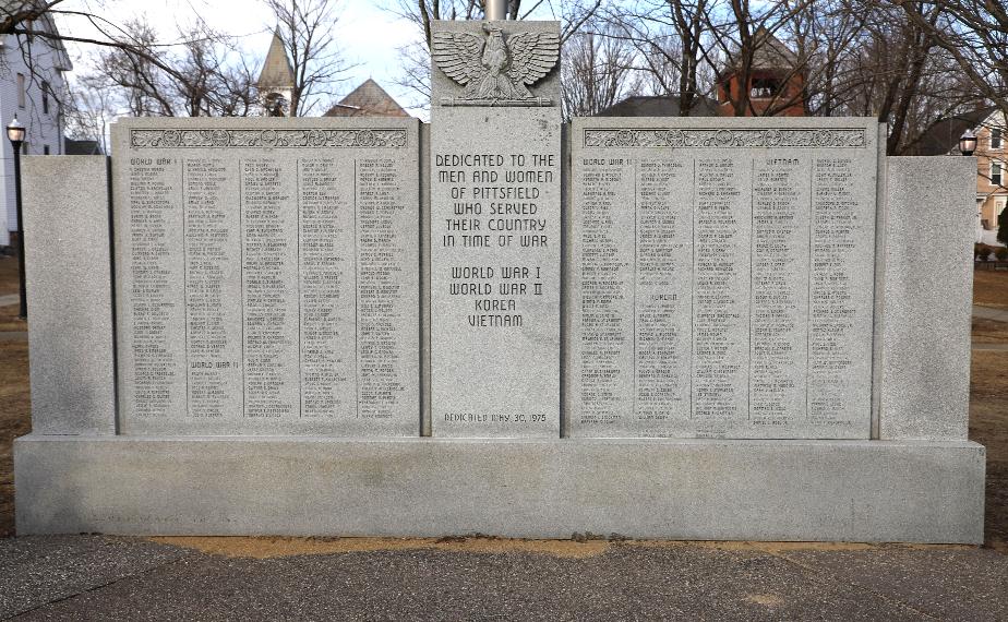 Pittsfield New Hampshire World War I World War II Korean War & Vietnam War Memorial
