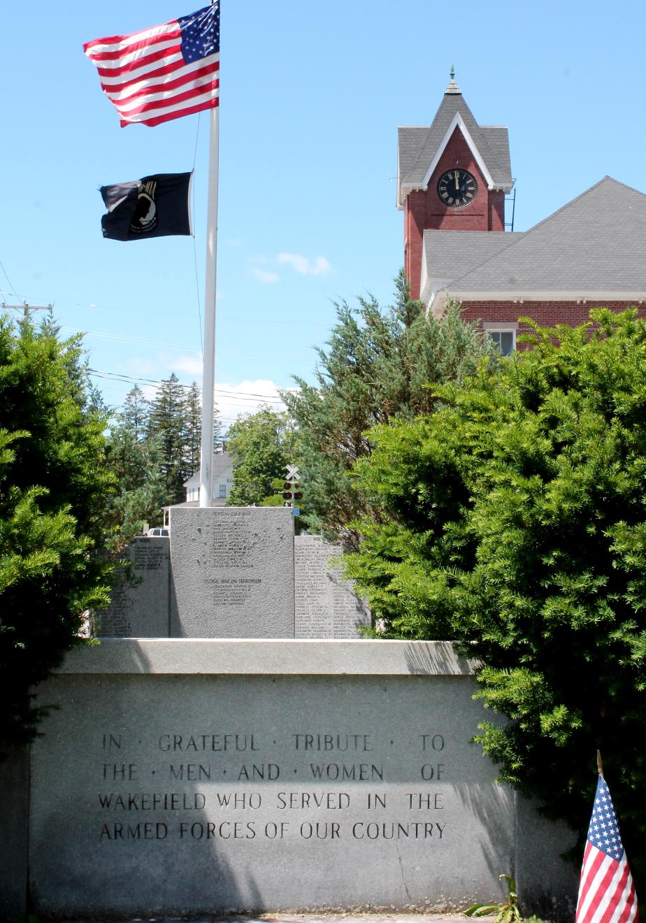 Wakefield New Hampshire - Korea - Vietnam & Persian Gulf Veterans Memorial
