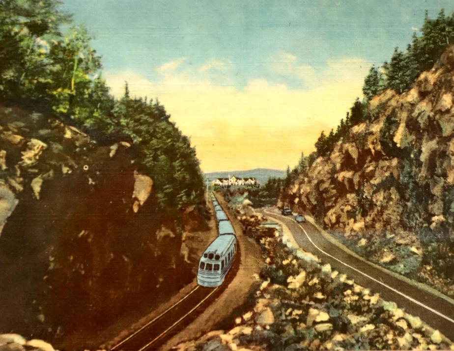 Train through Crawford Notch