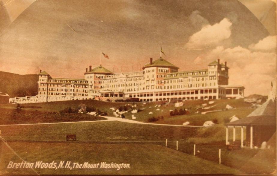 Mount Washington Hotel, Green Roof Postcard