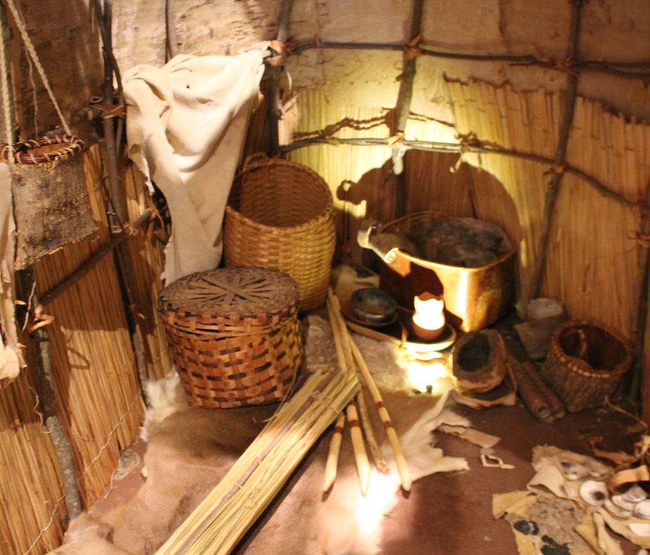 Mt Kearsarge Indian Museum - Wigwam