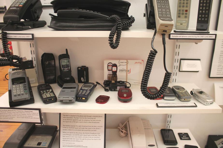 New Hampshire Telephone Museum - Wireless Technology