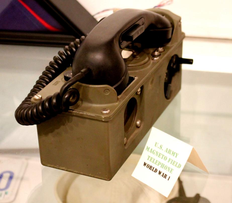 New Hampshire Telephone Museum - Military Telephones - WWI Field Telephone