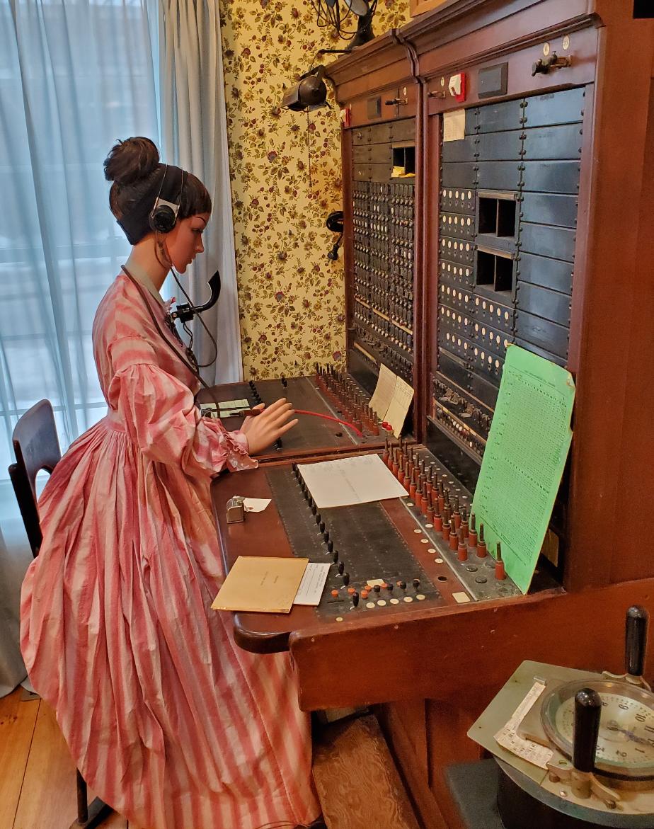 New Hampshire Telephone Museum - The Switchboard