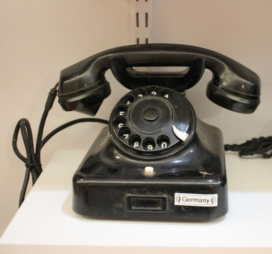 New Hampshire Telephone Museum - Telephones Around the World Germany
